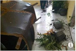 Tidak Puas Dengan Penyaluran BLT, Warga Bener Meriah Rusak Kantor Keuchik