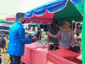 PC PMII Lhokseumawe Bagikan 200 Masker di Pasar Pusong
