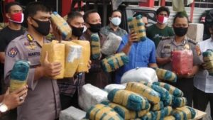 Polda Riau Tangkap Penyelundupan 100 Kg Ganja Kering dari Aceh Menuju Malaysia