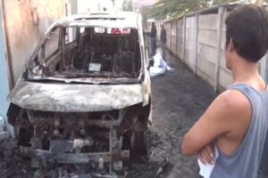 Polisi Temukan Jenglot dan Barang Mistis Lainnya Dalam Tas Pelaku Pembakar Mobil Via Vallen