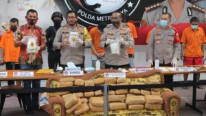 Dimasukkan Dalam Sofa, 336 Kg Ganja dari Aceh Diamankan Polda Metro Jaya