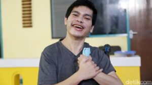 Kisah El Ibnu Kecewa Tuhan Hingga Pindah Agama