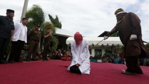Dua ABG Pesta Seks di Aceh Dihukum 100 Kali Cambuk