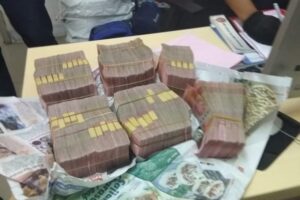 Jujur Luar Biasa, Petugas KRL Kembalikan Uang Temuan 500 Juta Milik Penumpang