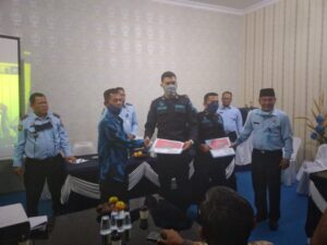 Gagalkan Impor Sabu, Dua petugas Lapas II B Idi Dapat Penghargaan