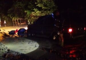 Parah, Gunung Paro Longsor, Sejumlah Kendaraan Terjebak