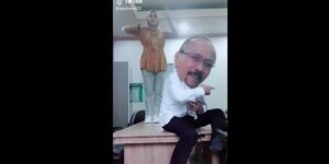 Goyang Tik Tok Diatas Meja Sama Perempuan, Kadis Pariwisata Ini Dicopot