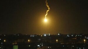 Hamas Tembakkan Roket Laut, Israel Tutup Jalur Gaza