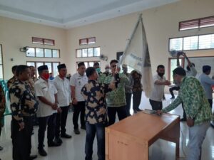 Bahrul Fazal Lantik Pengurus APDESI Kecamatan Juli Periode 2020-2025