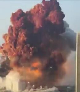 Ledakan Dahsyat Hantam Ibu Kota Beirut