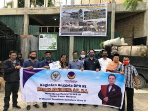 Politisi NasDem Martin Manurung Sumbang 10 Sapi Qurban untuk Warga Muslim