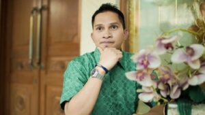 Buat Keributan di Pesawat, Anak Amin Rais Minta Maaf: Saya Khilaf