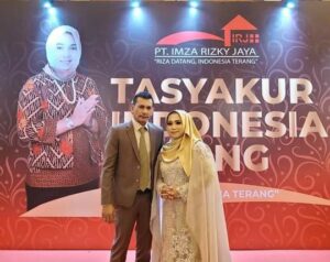 Biografi Hj. Rizayati ‘Menembus Batas, Ruang dan Masa’ Terinspirasi dari Ayat Alquran