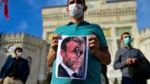 Buntut Hina Islam, Perancis Ingatkan Warganya di Indonesia Agar Waspada