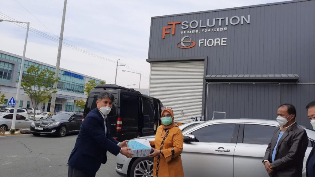 Terima Jutaan Masker dari Korea, Hj. Rizayati: Akan Kita Bagikan Untuk Masyarakat Indonesia