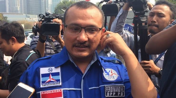 Beda Sikap dengan AHY, Ferdinand Hutahaean Mundur dari Demokrat