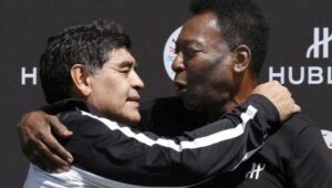 Ditinggal Maradona, Pele Berdoa Kelak Bisa Main Bola Bareng di Surga