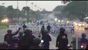 Teriak ‘Kami Bersamamu Habib Rizieq’ Anggota TNI Disanksi