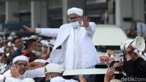 Takbir dan Indonesia Raya Iringi Konvoi Rizieq Shihab dari Bandara Soetta