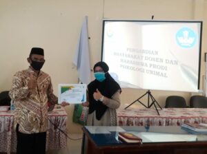 Dosen Psikologi UNIMAL Beri Pembekalan Edukasi Managemen Untuk Guru SMA 1 Samalanga