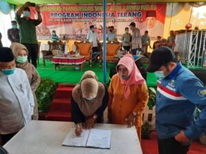 Program Indonesia Terang Hadir di Sumsel, Gubernur: Terimakasih Hj. Rizayati