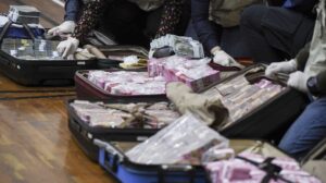 Penampakan Tujuh Koper Uang Hasil Suap Corona yang Disita KPK