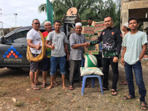 Korban Banjir di Aceh Utara Terima Bantuan Sembako dari Aceh Link