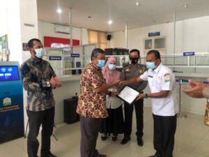 Walikota dan Samsat Banda Aceh Terima Penghargaan dari Ombudsman Aceh