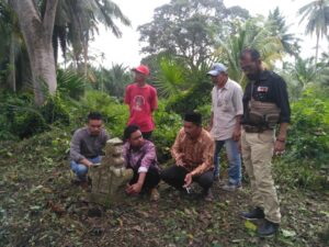Jubir dan Relawan Eddie Foundation Kunjungi Situs Kerajaan di Leubu Cot Bireuen
