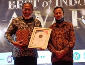 Berkah Awal 2021, Hj. Rizayati Terima Penghargaan ‘Pengusaha Perempuan Hebat’