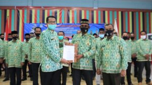 Muksalmina Resmi Kukuhkan DPC APDESI Kabupaten Aceh Jaya Periode 2020-2025