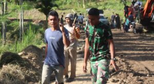 Prajurit TNI dan Masyarakat Alue Limeng Tetap Semangat di Pra TMMD Ke-110