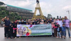 Suasana Haru Ketika Hj. Rizayati Berlibur Bersama Hafizah Yatim Piatu di Puncak Bogor
