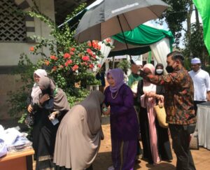 Kunjungi Ponpes Mamba’ul Khairaat Bogor, Hj. Rizayati Disambut Lantunan Shalawat Badar