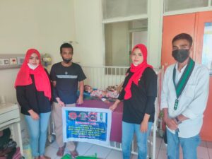 Komunitas Senda Gurau, GAN, Pusaka Indatu, HMI MPO Bantu Anak Gizi Buruk di RSUZA
