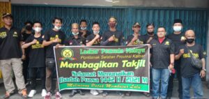 LPM Pontianak Selatan Bagi Tak’jil di Ponpes Hidayatullah dan Pengguna Jalan