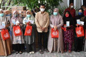 Presiden Partai Indonesia Terang Bagi Hadiah 100 Juta Lebih untuk Masyarakat di Aceh