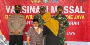 Dayah Darul Munawwarah Kuta Krueng Gelar Vaksinasi Covid-19
