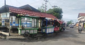 Kios di Saluran Parit Depan Kantor PLN Bireuen Disewakan Bervariasi