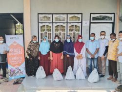 Aceh Care Humanity Salurkan Paket untuk Yatim dan Dhuafa di Bireuen
