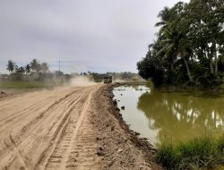 Proyek Lanjutan Rehabilitasi Irigasi Paya Geurugoh 5,8 M Diduga Serobot Tanah Warga