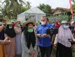 Bersama 13 Ketua DPC, Muslim Salurkan Bantuan untuk Petani di Bireuen