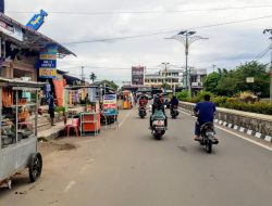 Puluhan PKL Berjualan di Depan Rumah Sakit dr Fauziah Bireuen
