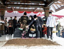 Hadiri Prosesi Pemakaman Ibu Ageng, SBY dan AHY Kenang Almarhumah