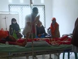 Anaknya Dijewer, Orangtua Bacok Kepsek dengan Parang