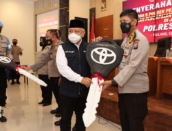 Vaksinasi Tuntas 100 Persen, Lima Polsek Dapat Hadiah Mobil