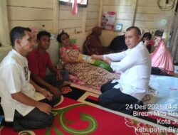 Baitul Mal Bireuen Antar Zakat Hak Fakir Bagi Lansia