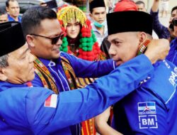 Disambut Prosesi Adat di Aceh Tenggara, Muslim Silaturahmi dengan Ulama