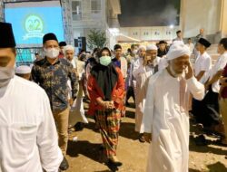 Hadiri Haul ke 32 Ponpes Thohir Yasin di NTB, Presdir IRJ Group Realisasi 2.500 PJU TS