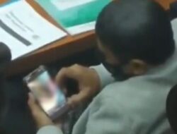 Parah! Diduga Anggota DPR RI Nonton Video Porno Saat Rapat Vaksin